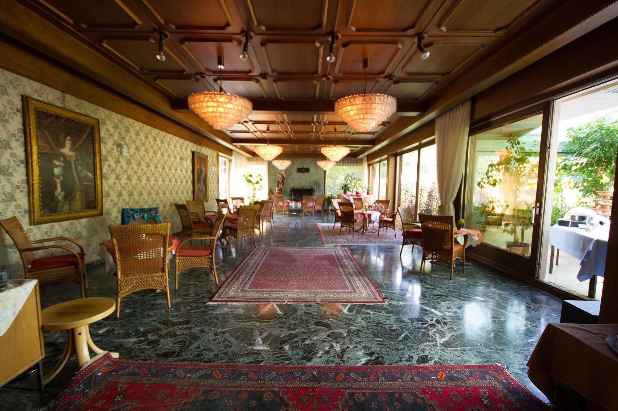 Hotel Valsana Am Kurpark บาดวิลด์บาด ภายนอก รูปภาพ