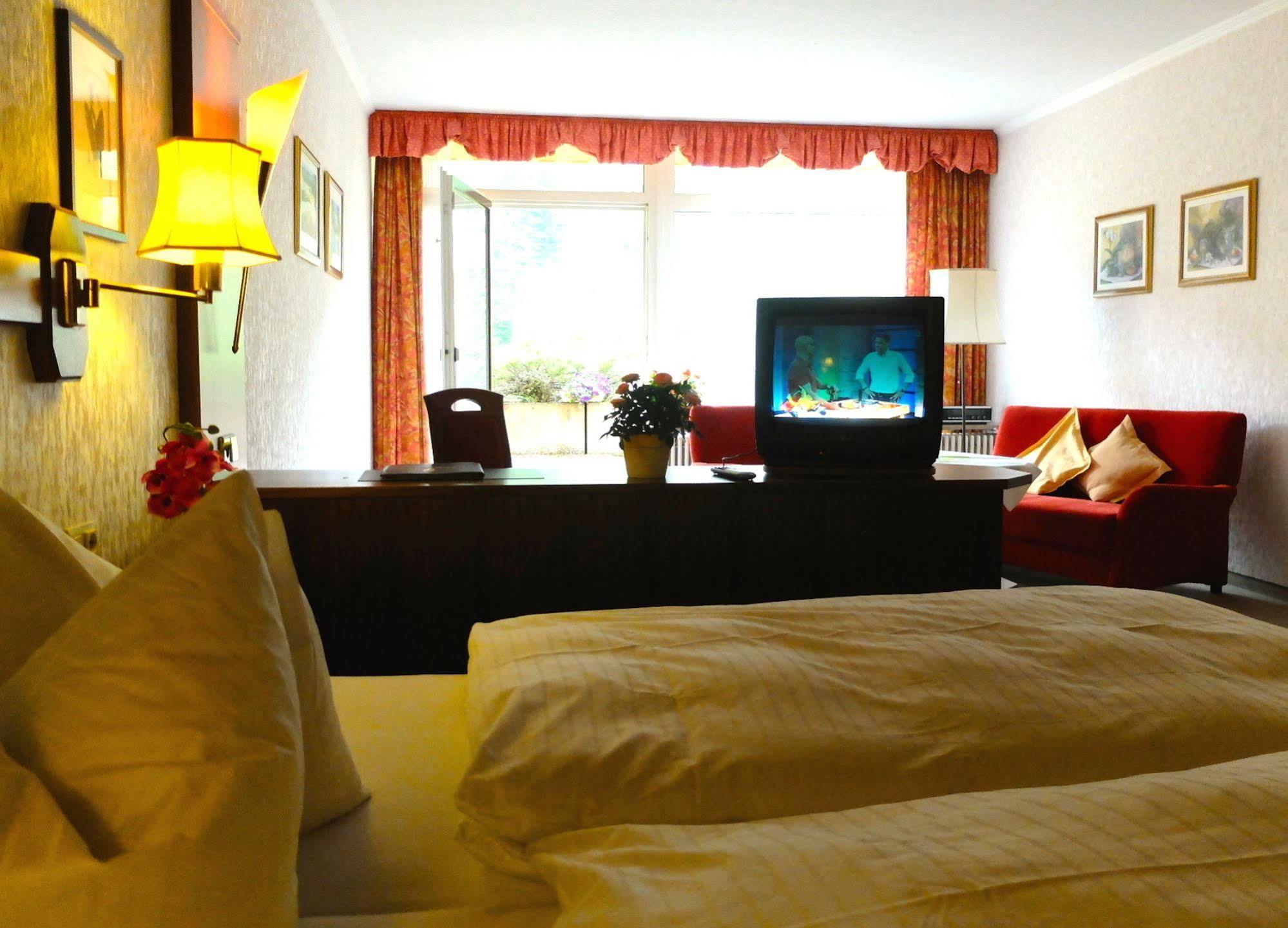 Hotel Valsana Am Kurpark บาดวิลด์บาด ภายนอก รูปภาพ